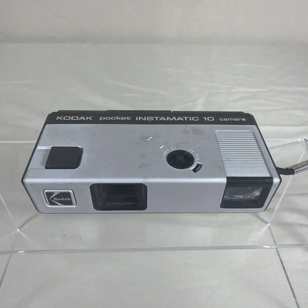 Vintage Kodak Pocket Instamatic 10 Camera 110 Film Magicube Untested